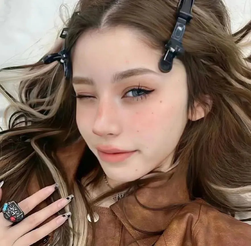 特洛伊艾迪 海报
